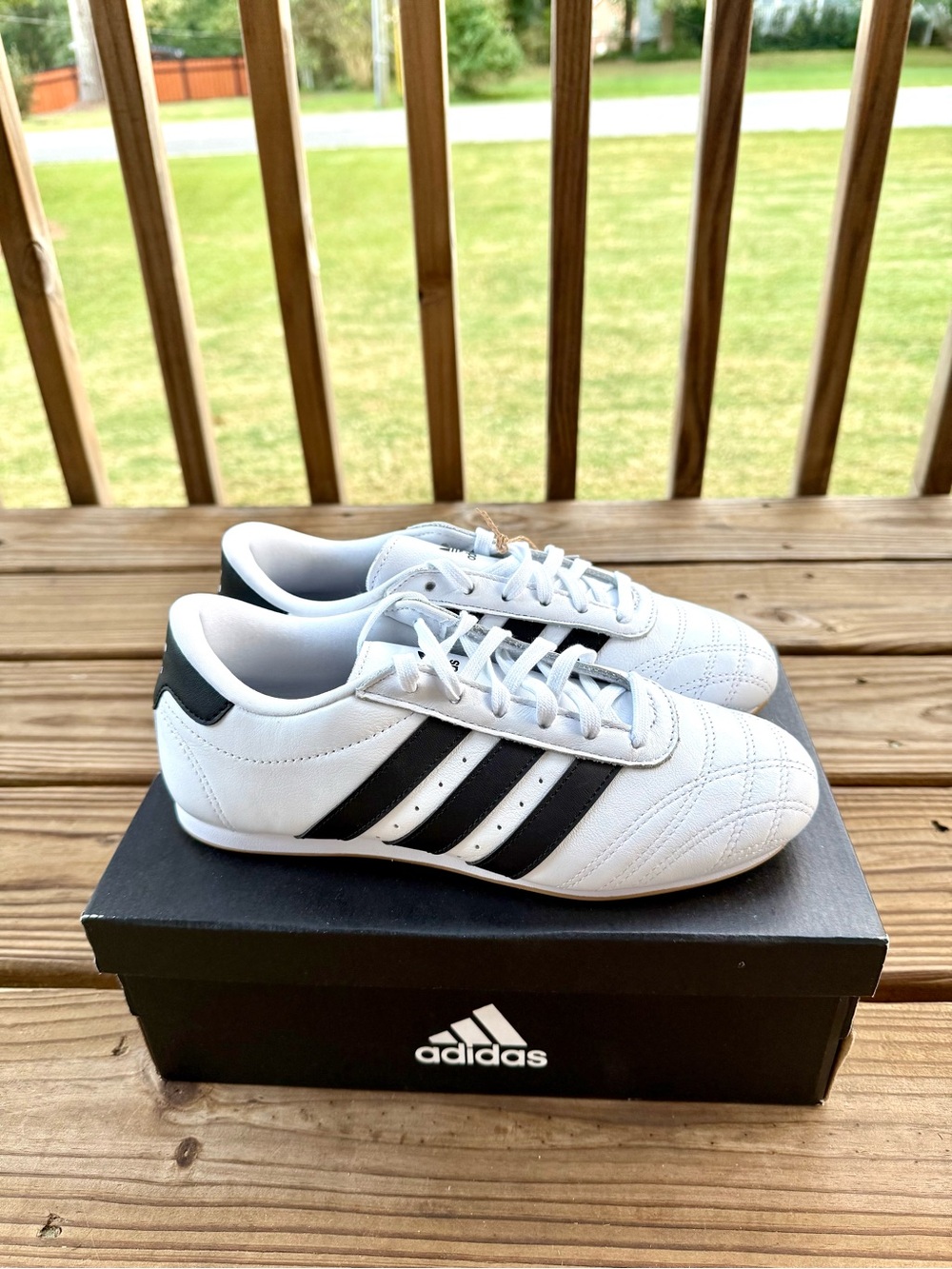 Adidas Taekwondo LA White Black Gum JS1194 Women's Size 7 / Men's 5.5 New No Box